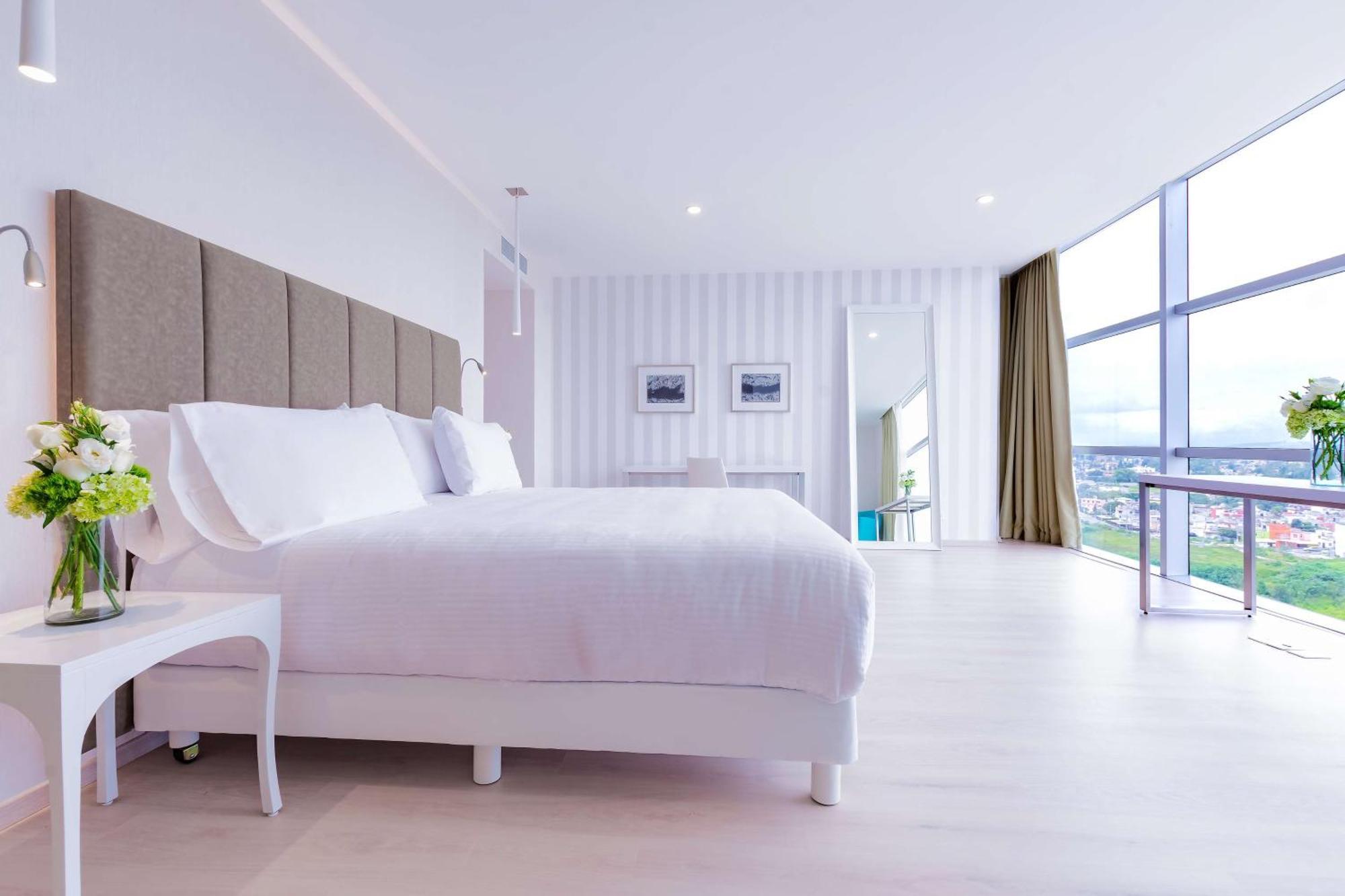 Nh Puebla Finsa Hotell Exteriör bild