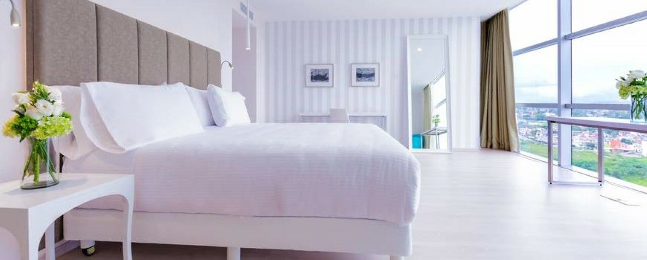 Nh Puebla Finsa Hotell Exteriör bild